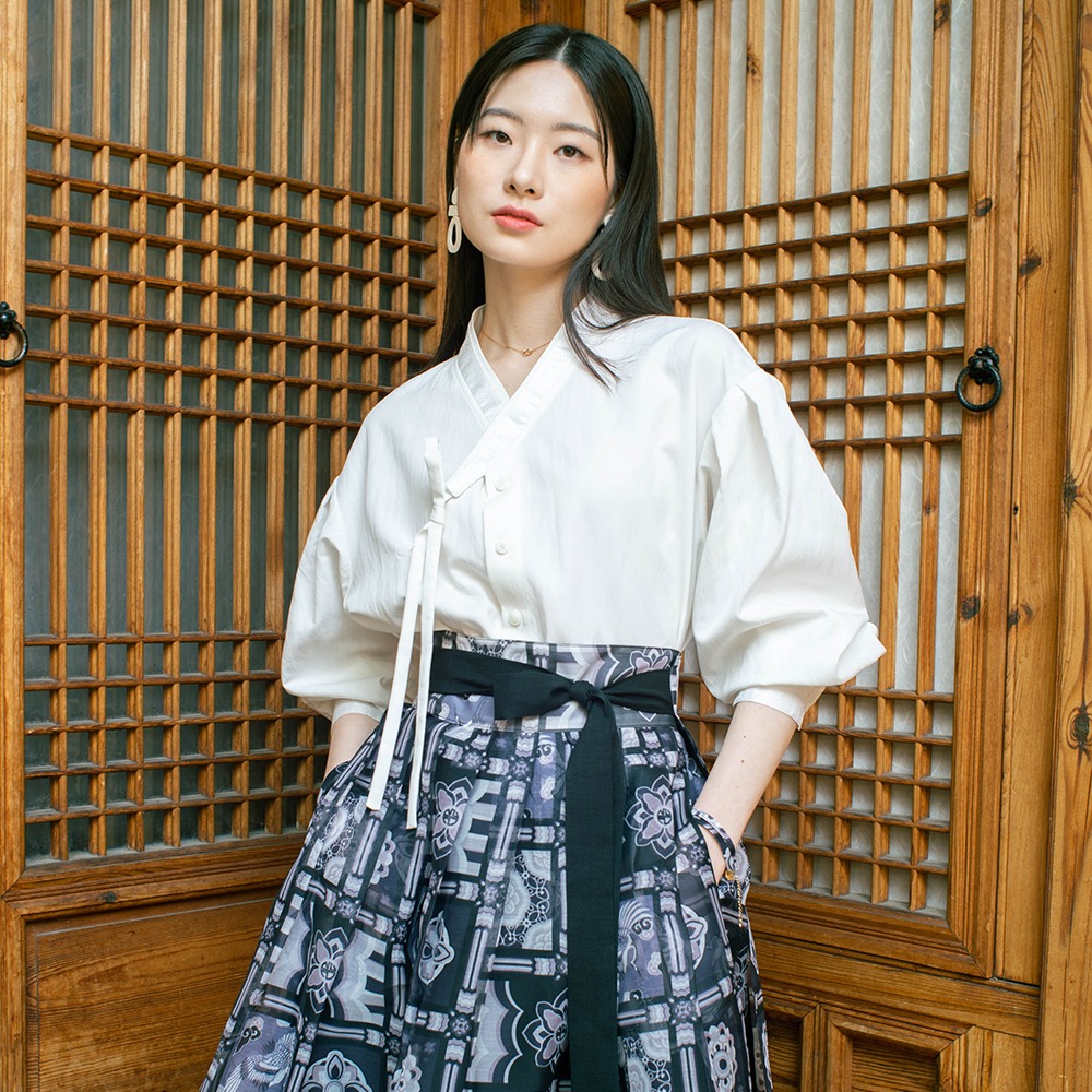 Dan Cheong Wrap Skirt [Black]