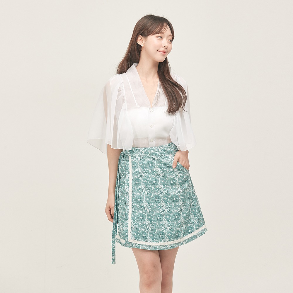 Gangneung Kim wing sleeve blouse [Ivory]