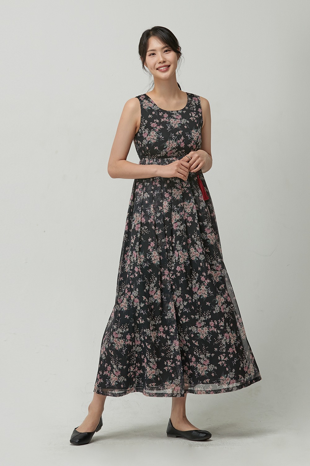 Flower Road Maxi Dress [Black]